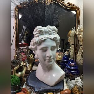 Statue Bust Vase